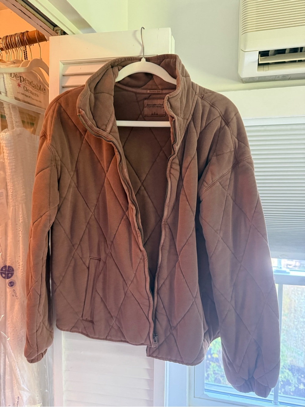Abercrombie & Fitch Quilted Women's Jacket - Lightweight Everyday Coat